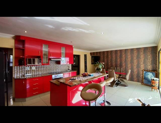 5 BEDROOM HOUSE FOR SALE IN PARKHAVEN